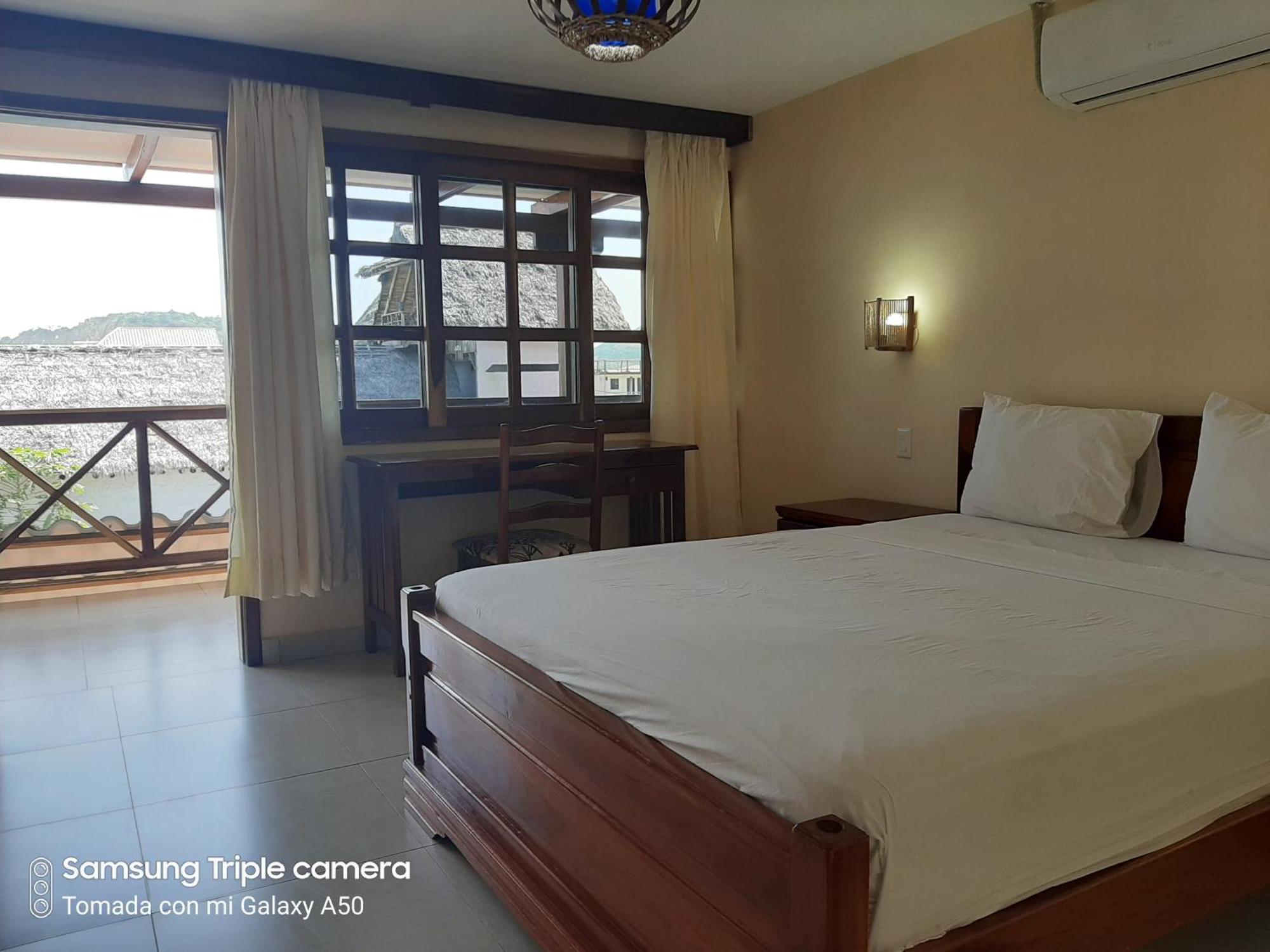 Hotel La Vista Canoa Bagian luar foto